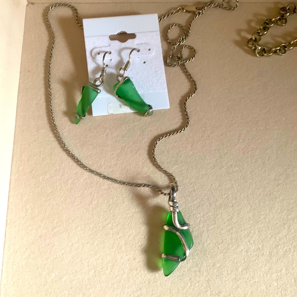 🔔Sold🏷️🔔 Green sea glass set